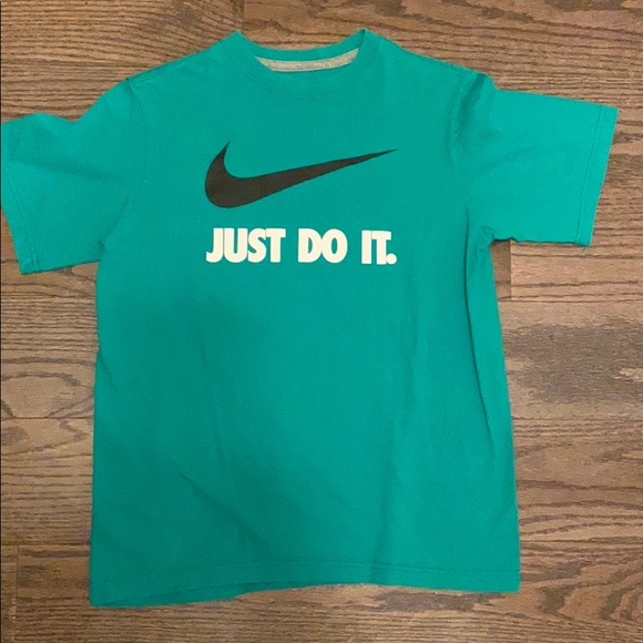 Kids LG Green Nike T-Shirt - Picture 1 of 3